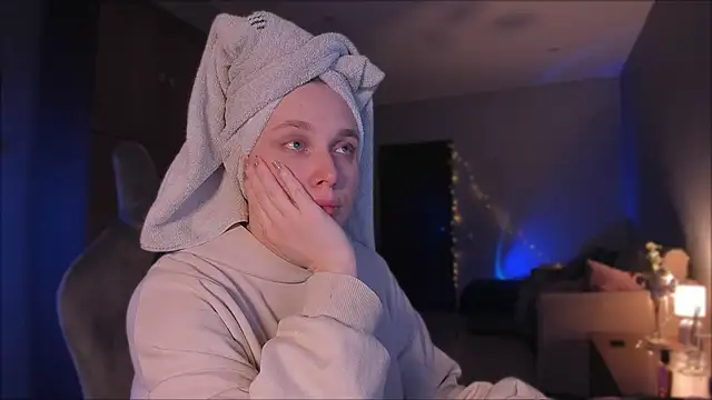 Snapshot of Rachel_Ro chatting on January 25, 8:42 pm Rachel Ro online show from January 25, 8:42 pm