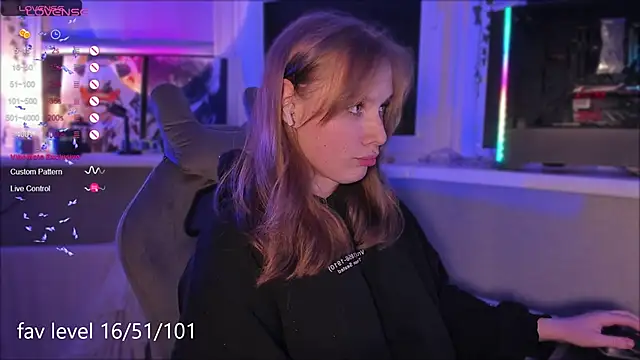 Snapshot of Rachel_Ro chatting on October 7, 8:06 pm Rachel Ro online show from October 7, 8:06 pm