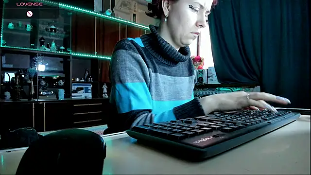 pa1e pr1ncess online show from March 3, 6:15 am