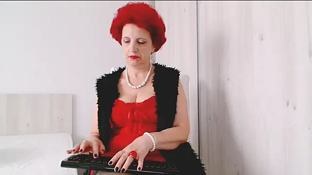 MilfSupreme online show from October 9, 11:30 am