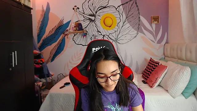 LinzyBaner online show from February 8, 1:43 am