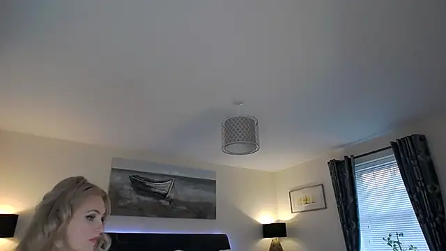 Snapshot of AlbanyWhite chatting on November 15, 1:29 pm AlbanyWhite online show from November 15, 1:29 pm