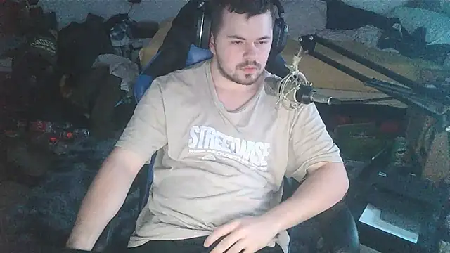 Snapshot of sven7962 chatting on November 26, 9:27 pm sven7962 online show from November 26, 9:27 pm