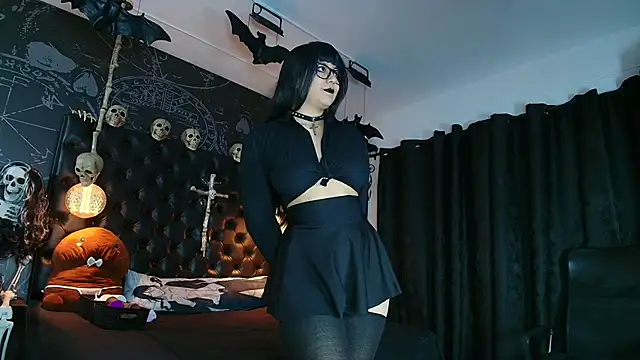 AlexHoe  online show from April 2, 6:16 pm