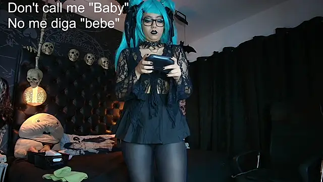 AlexHoe  online show from June 26, 7:07 pm