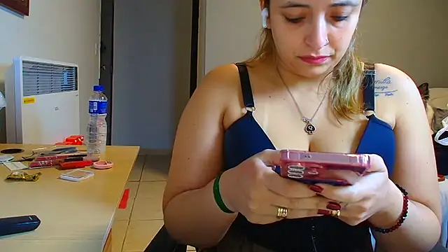 Snapshot of BumbumGigante chatting on July 10, 12:52 pm BumbumGigante online show from July 10, 12:52 pm