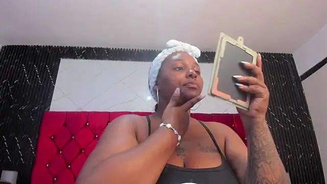 Snapshot of harleyevaans chatting on January 21, 12:07 pm harleyevaans online show from January 21, 12:07 pm