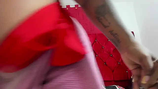 Snapshot of harleyevaans chatting on February 27, 12:02 pm harleyevaans online show from February 27, 12:02 pm