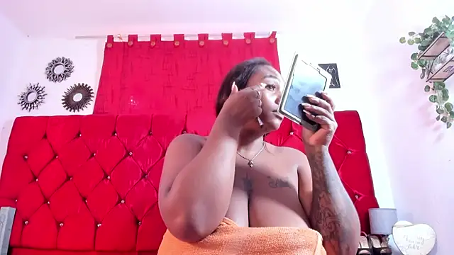 Snapshot of harleyevaans chatting on September 24, 12:41 pm harleyevaans online show from September 24, 12:41 pm