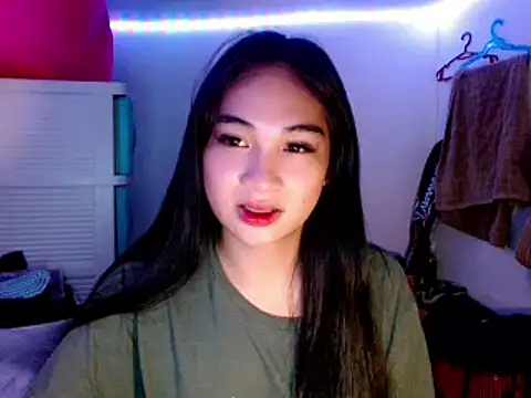 SweetLilly 18 online show from March 18, 3:42 pm