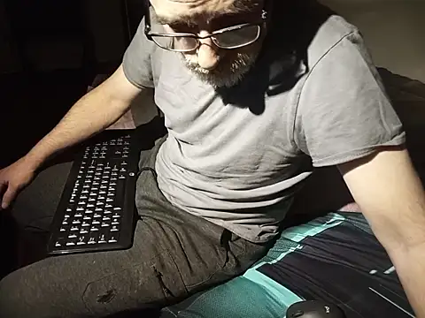 Kitrider online show from March 28, 3:39 am