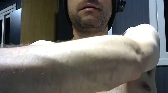 Snapshot of gauchors20 chatting on February 8, 3:41 am gauchors20 online show from February 8, 3:41 am