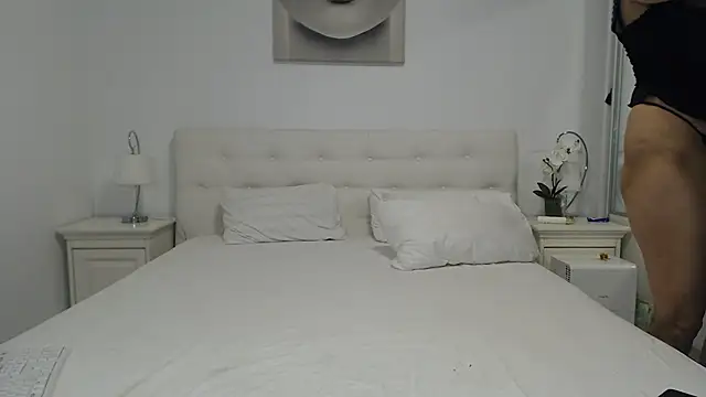 alisonya1 online show from November 22, 5:28 am