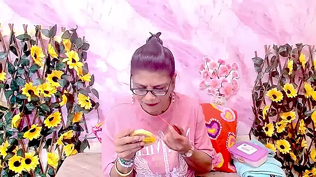 IndianAllure online show from December 22, 5:37 am