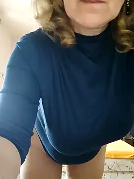 Snapshot of Elza01 chatting on December 7, 12:02 pm Elza01 online show from December 7, 12:02 pm