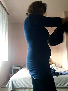 Snapshot of Elza01 chatting on February 3, 6:56 am Elza01 online show from February 3, 6:56 am