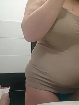 Snapshot of Elza01 chatting on February 14, 6:23 am Elza01 online show from February 14, 6:23 am