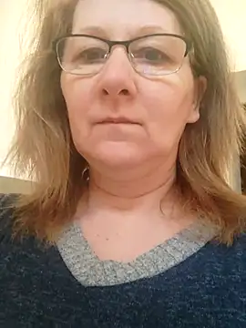 Snapshot of Elza01 chatting on February 18, 6:26 am Elza01 online show from February 18, 6:26 am