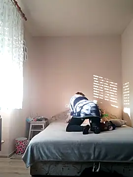 Snapshot of Elza01 chatting on February 21, 6:51 am Elza01 online show from February 21, 6:51 am