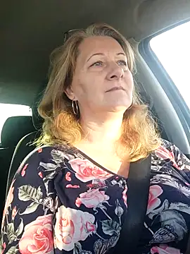 Snapshot of Elza01 chatting on September 19, 5:53 am Elza01 online show from September 19, 5:53 am