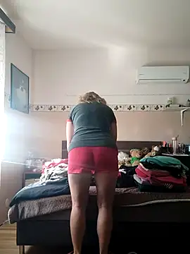 Snapshot of Elza01 chatting on September 21, 7:10 am Elza01 online show from September 21, 7:10 am