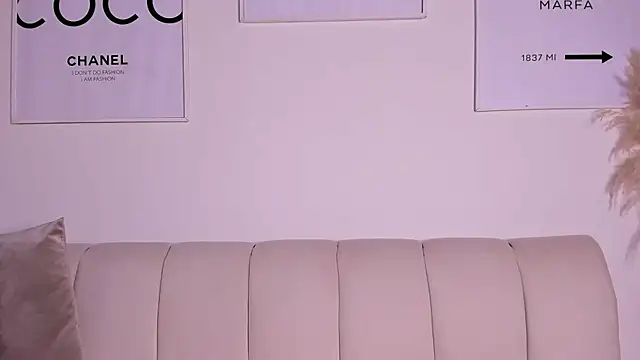 Emma jonness online show from March 8, 10:13 pm