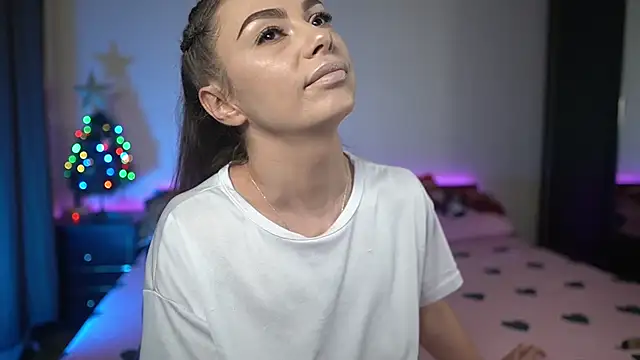 TiffanyPierce online show from December 22, 9:23 pm