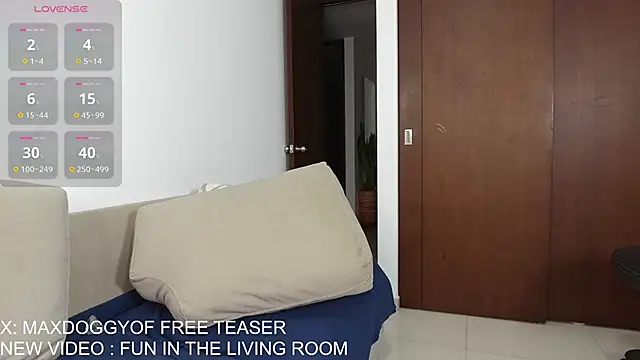 maxdoggy1 online show from January 13, 12:49 am