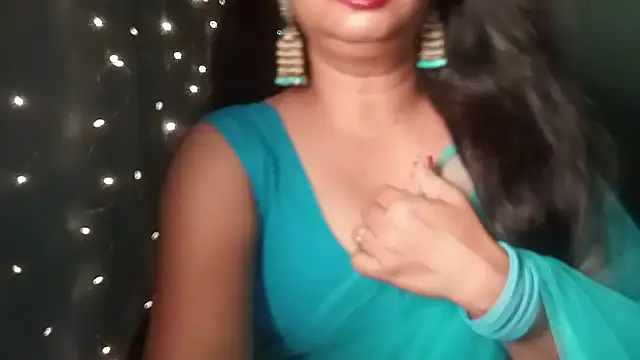 Snapshot of YourModhu chatting on July 7, 8:40 am YourModhu online show from July 7, 8:40 am