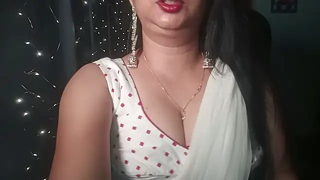 Snapshot of YourModhu chatting on July 17, 8:21 am YourModhu online show from July 17, 8:21 am