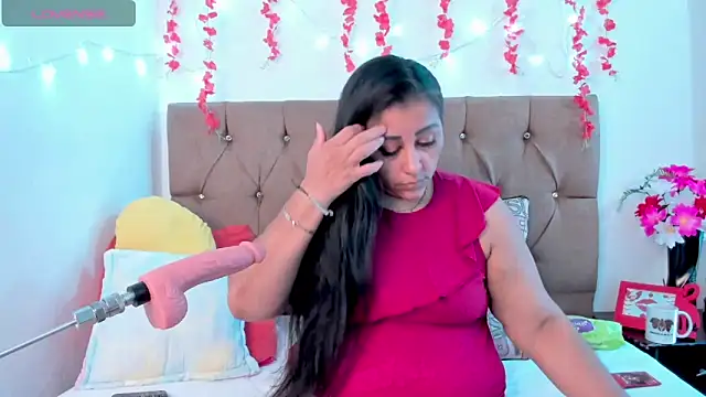 Snapshot of SexxyPamela chatting on February 5, 7:42 pm SexxyPamela online show from February 5, 7:42 pm