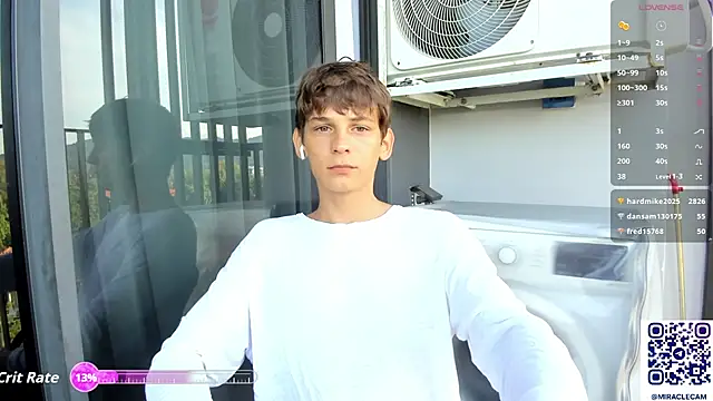 Snapshot of MiracleCam chatting on October 16, 12:55 am MiracleCam online show from October 16, 12:55 am