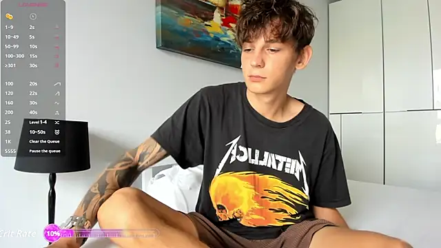 Snapshot of MiracleCam chatting on November 5, 1:05 am MiracleCam online show from November 5, 1:05 am