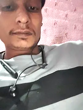 Snapshot of hq9870a chatting on February 13, 7:43 pm hq9870a online show from February 13, 7:43 pm