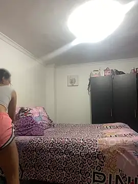 Snapshot of AlondraDiossa03 chatting on January 12, 6:49 pm AlondraDiossa03 online show from January 12, 6:49 pm