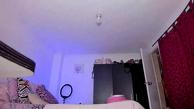 Snapshot of AlondraDiossa03 chatting on January 16, 8:57 pm AlondraDiossa03 online show from January 16, 8:57 pm