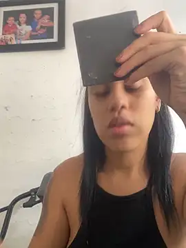 Snapshot of AlondraDiossa03 chatting on February 20, 5:51 pm AlondraDiossa03 online show from February 20, 5:51 pm