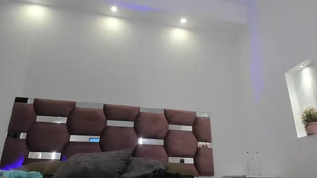 Snapshot of AlondraDiossa03 chatting on February 20, 8:58 pm AlondraDiossa03 online show from February 20, 8:58 pm