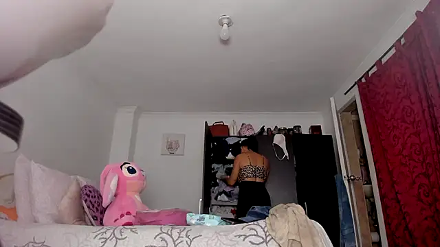 Snapshot of AlondraDiossa03 chatting on February 22, 5:46 pm AlondraDiossa03 online show from February 22, 5:46 pm