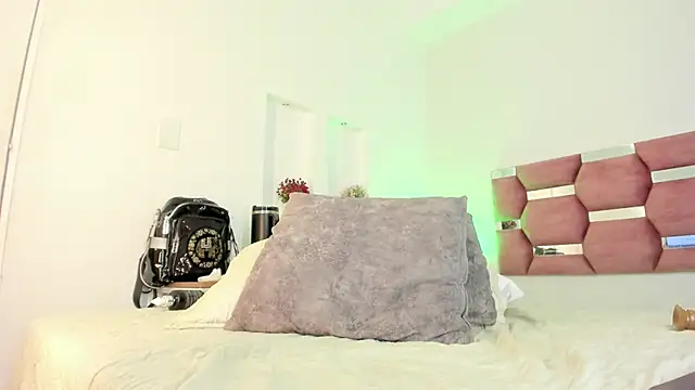 Snapshot of AlondraDiossa03 chatting on March 18, 1:53 am AlondraDiossa03 online show from March 18, 1:53 am