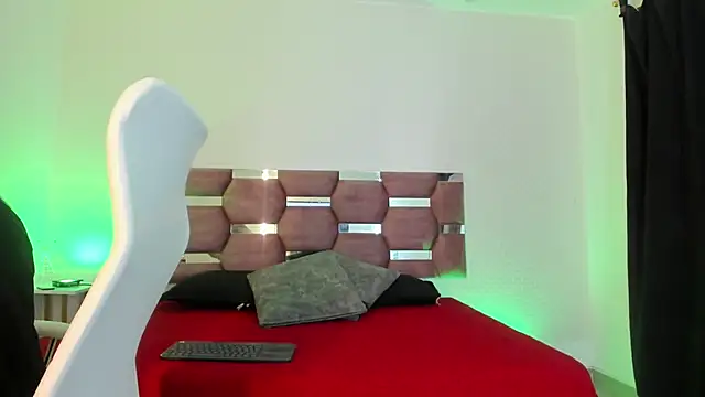 Snapshot of AlondraDiossa03 chatting on March 18, 7:42 pm AlondraDiossa03 online show from March 18, 7:42 pm