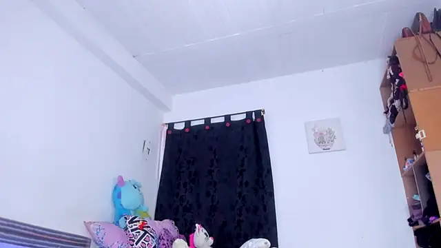 Snapshot of AlondraDiossa03 chatting on October 23, 7:34 pm AlondraDiossa03 online show from October 23, 7:34 pm