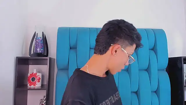 Snapshot of AlanNaughty chatting on January 10, 8:26 pm AlanNaughty online show from January 10, 8:26 pm