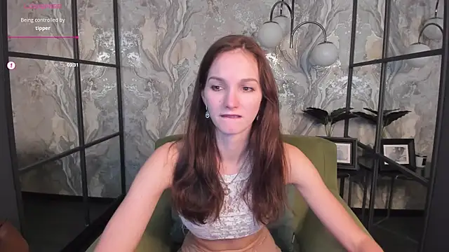 MirandaGlow online show from February 6, 8:50 am