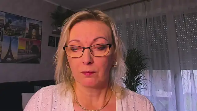 vanessa chat online show from November 11, 2:06 pm