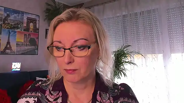 vanessa chat online show from June 3, 2:33 pm