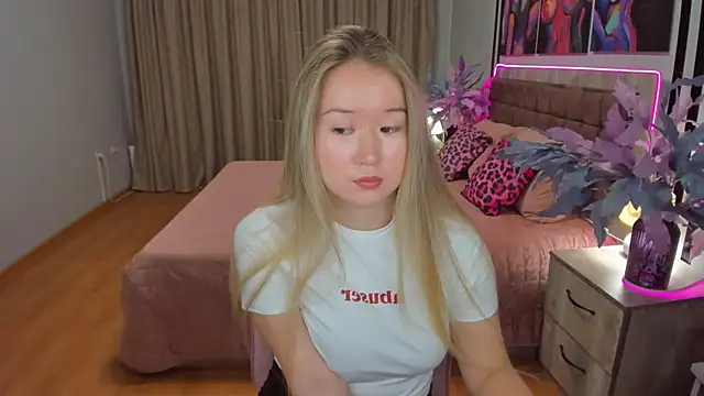 PollyOcean online show from November 7, 9:42 am