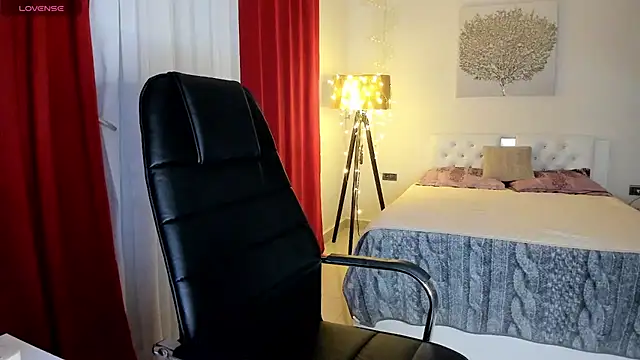 Snapshot of Colette__1977 chatting on November 11, 6:19 pm Colette 1977 online show from November 11, 6:19 pm