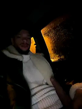 Snapshot of Lionayowe chatting on October 30, 12:01 am Lionayowe online show from October 30, 12:01 am