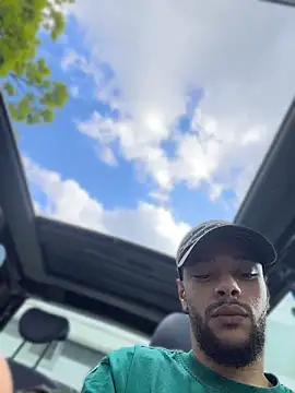 Lionayowe online show from April 14, 2:01 pm